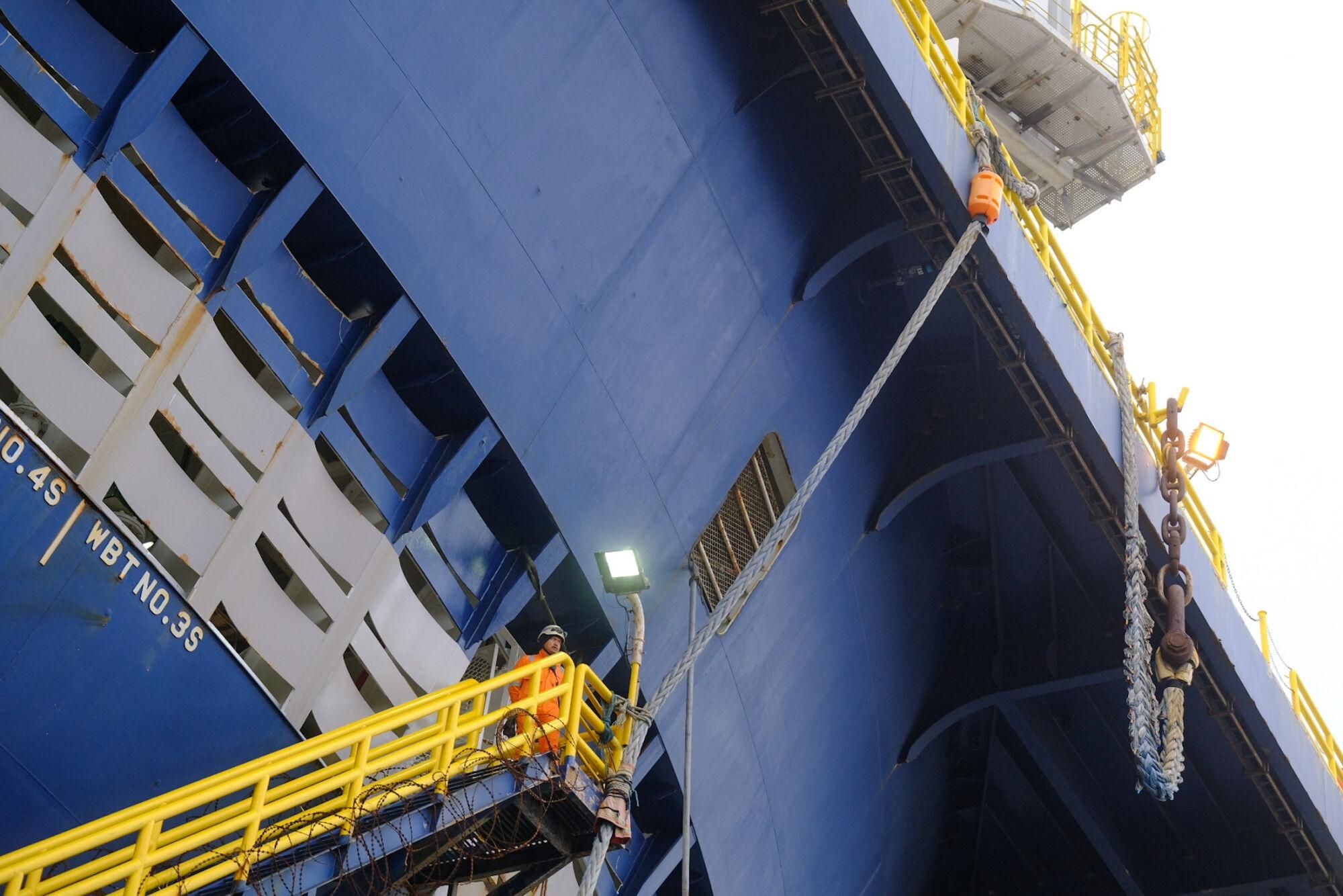 Trabajos en el 'Arendal Spirit' en el astillero Zamakona, en el Puerto de Las Palmas