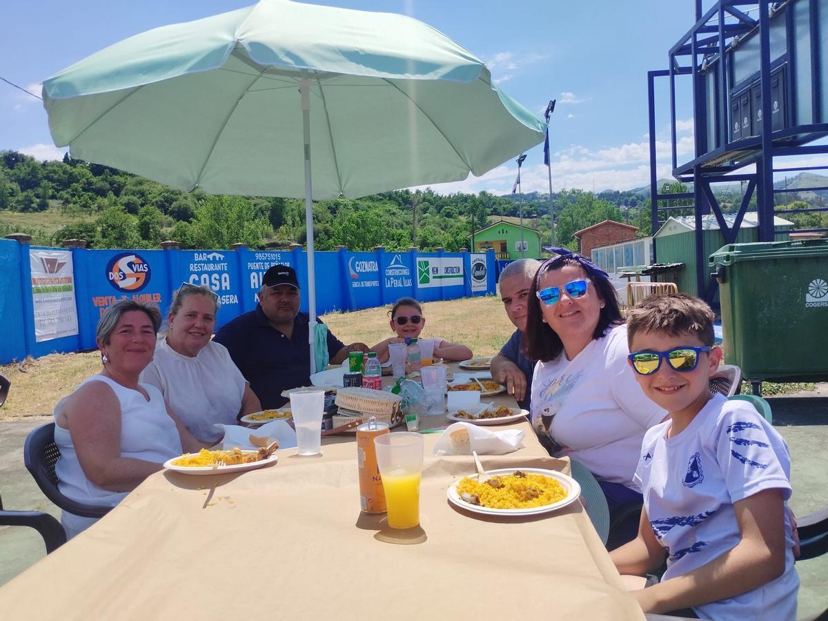 La exitosa fiesta del Club Deportivo Mosconia en Grado, en imágenes La exitosa fiesta del Club Deportivo Mosconia en Grado, en imágenes