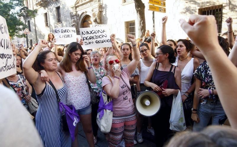 Manifestación contra la puesta en libertad de La Manada en Zaragoza