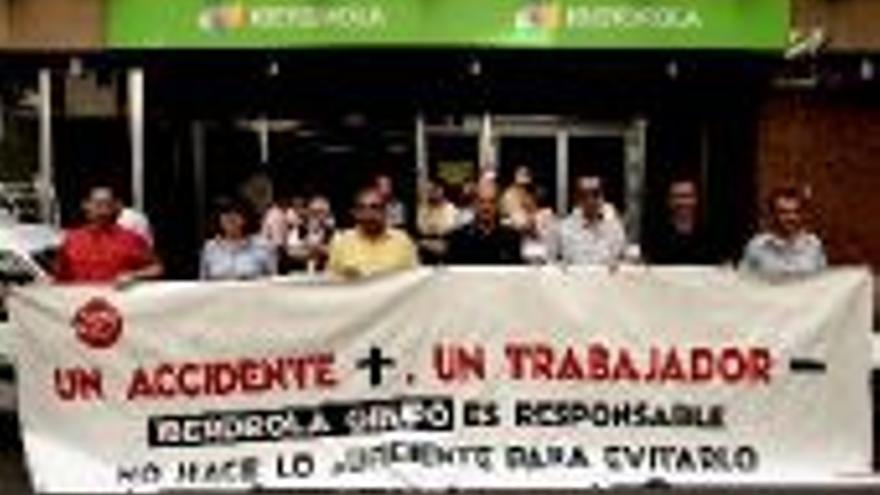 Empleados de Iberdrola exigen más seguridad en el trabajo