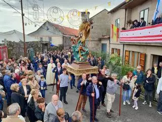 Procesión de la Virgen del Carmen en las fiestas de San Martiño de Moaña