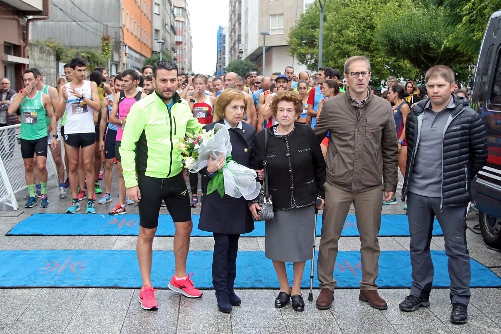 La carrera atrae a 500 atletas para completar los casi 10 kilómetros de recorrido por el casco urbano de A Estrada.