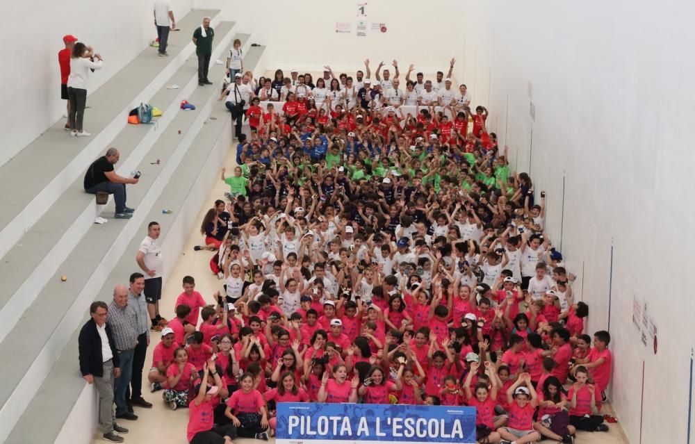 Pilota a l’Escola despedix  el curs al gran a Piles