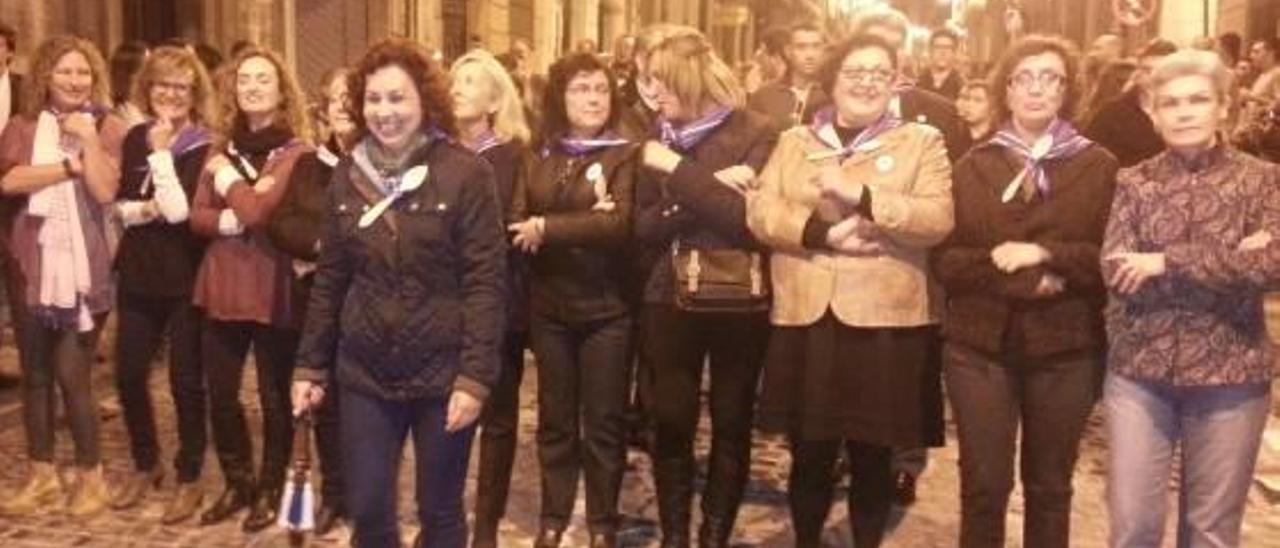 La Filà Vascos ya tiene once festeras y será la tercera con escuadra femenina