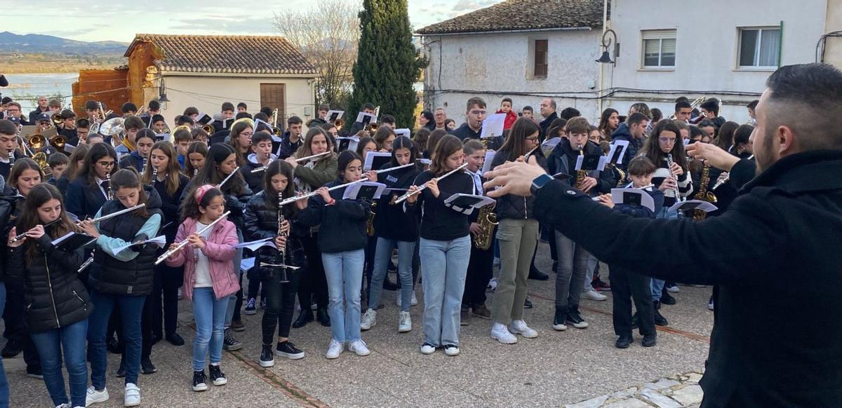 Imatge de l’última ‘Trobada de
Bandes Juvenils front al 
despoblament’, celebrada a
Sempere i Benissuera.  l-emv