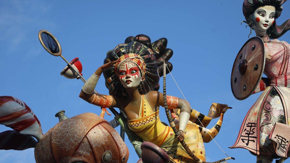 Ninot de la Falla El Pilar Ninot de la Falla El Pilar