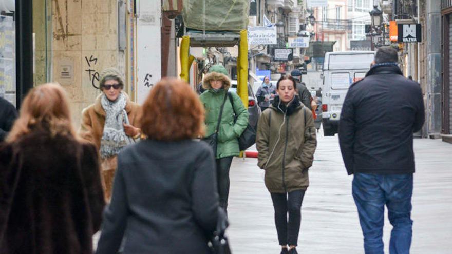 Calle Real de A Coruña un día invernal sin lluvia.