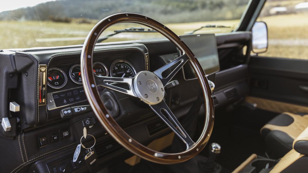 Helderburg Byzek imzalı Land Rover Defender D110'un iç mekanı