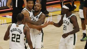 Els Bucks tomben els Suns i estan a una victòria de l’anell