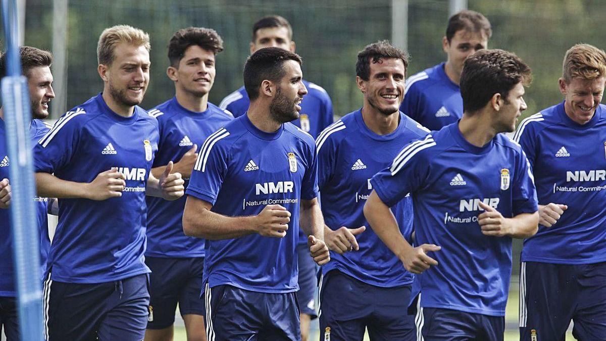 Los jugadores del Oviedo, en El Requexón.