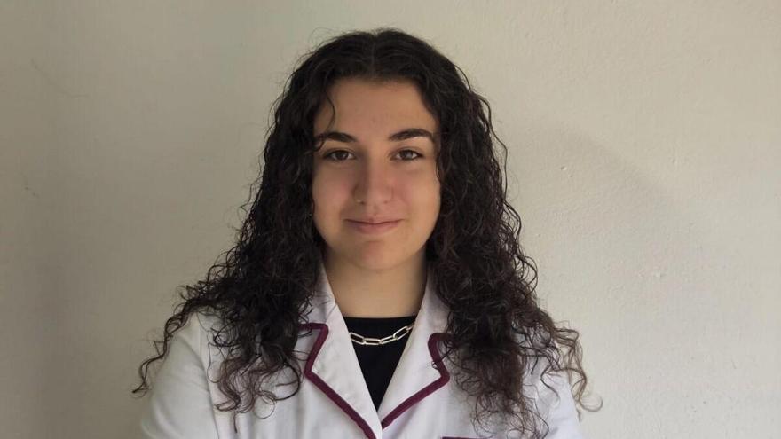 Marta Plaza, estudiante becada por la Barrié: "En Galicia la investigación en biotecnología va por muy buen camino"