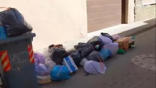 Huelga de la basura en Fallas: Carcaixent pide declarar la emergencia sanitaria para poder retirar los residuos acumulados en las calles