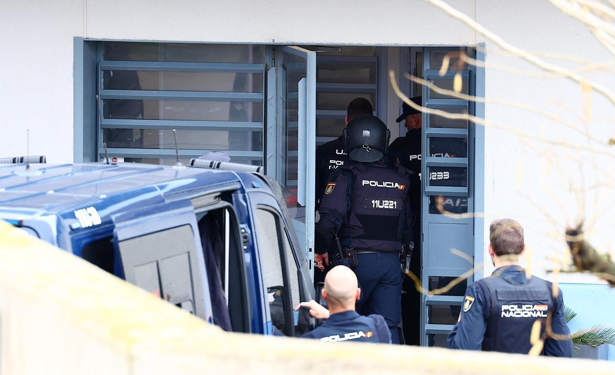 Operativo de la Unidad de Intervención Policial (UIP) en el centro de menores de Juslibol, el pasado 5 de febrero.