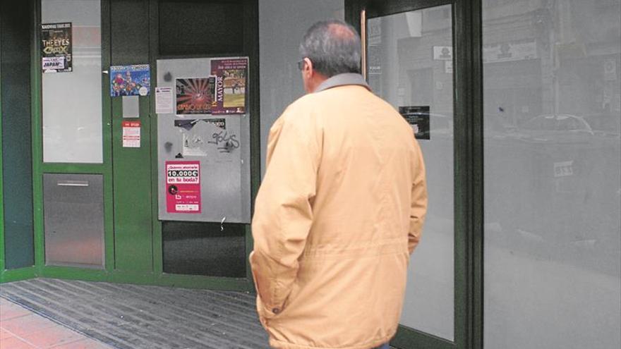 Castellón pierde más de la mitad de sus oficinas bancarias en diez años