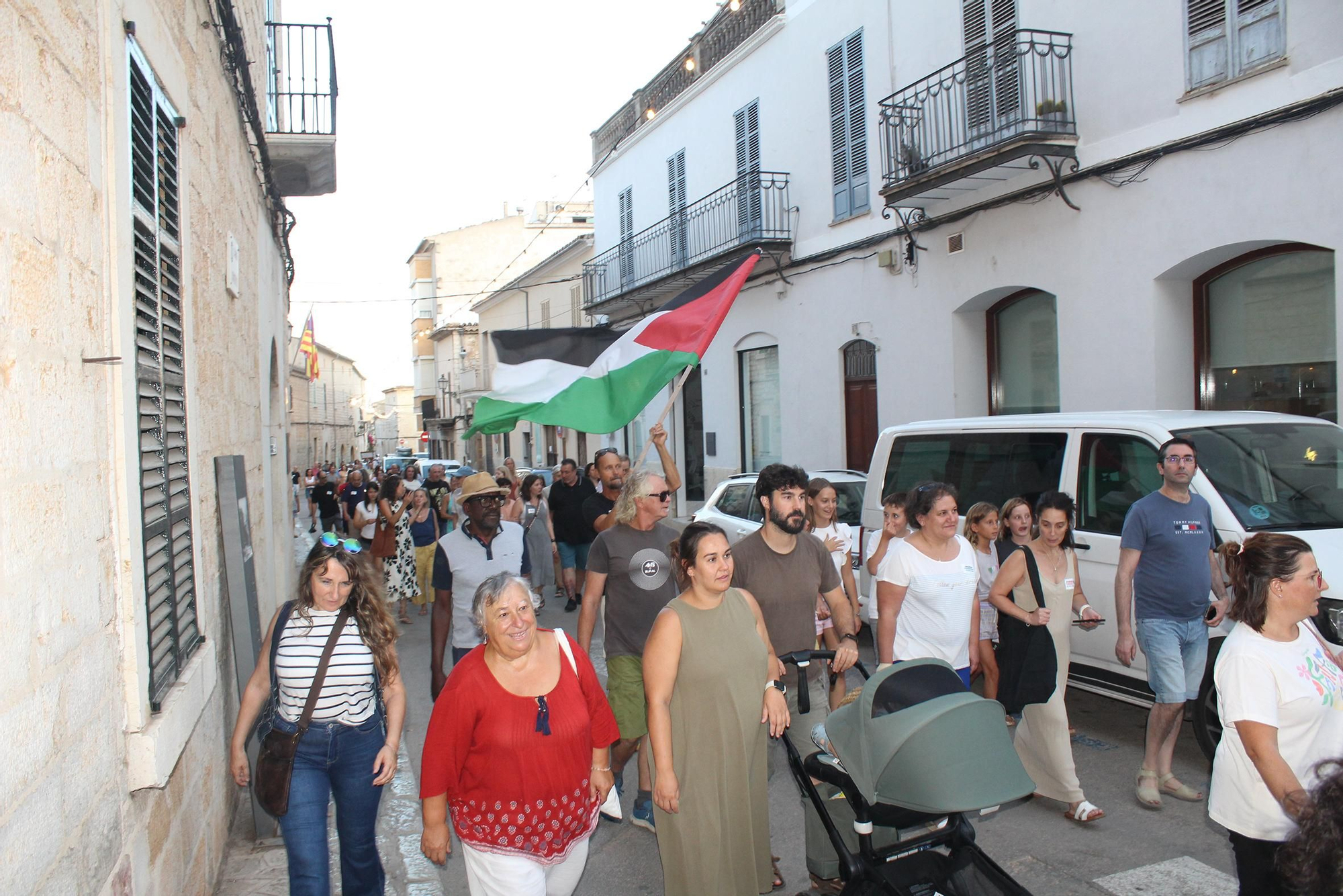 Binissalem sale a la calle para apoyar a Palestina
