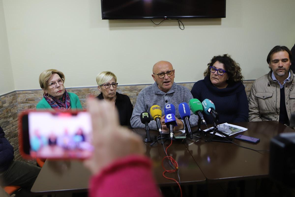 Momento del encuentro propiciado por IU.