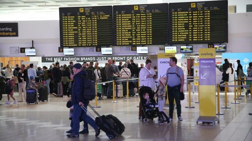 Desalojado un trabajador del aeropuerto de Lanzarote que se subió con el embarque cerrado y amenazó a otros empleados