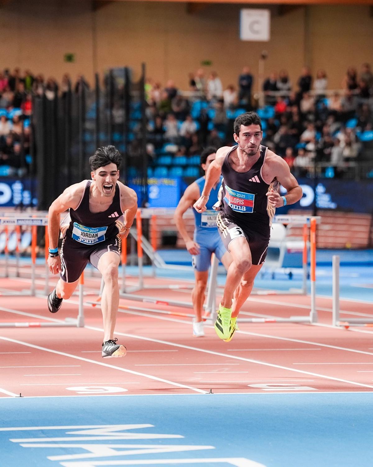 Llopis supera a Jordán en la final de los 60 vallas del Nacional