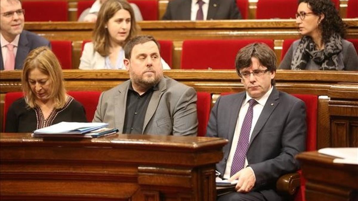 Puigdemont en el pleno del Parlament