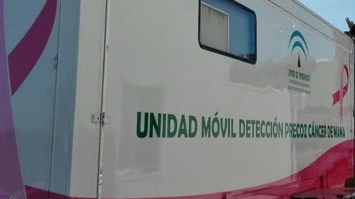 Unidad móvil de cribado de cáncer de mama.