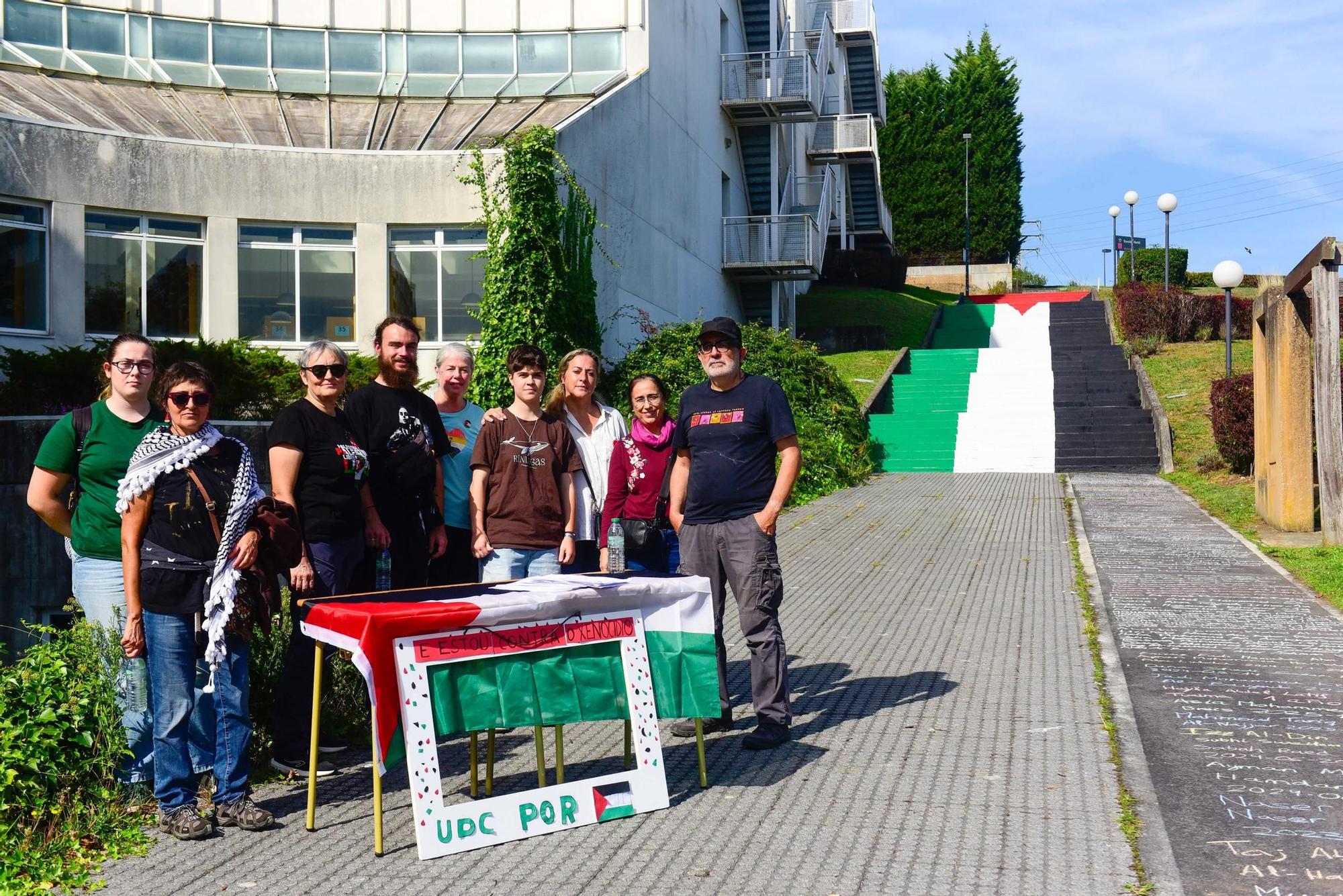 Mural colectivo por Palestina en el campus de Elviña