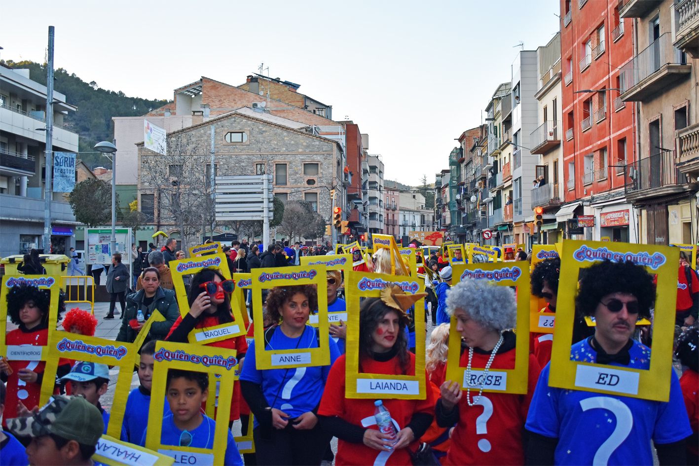 El Carnestoltes omple el centre de Súria de disfresses i diversió