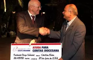 La Fundación de Grupo Soledad entrega un vale de 26.450 euros a Cáritas