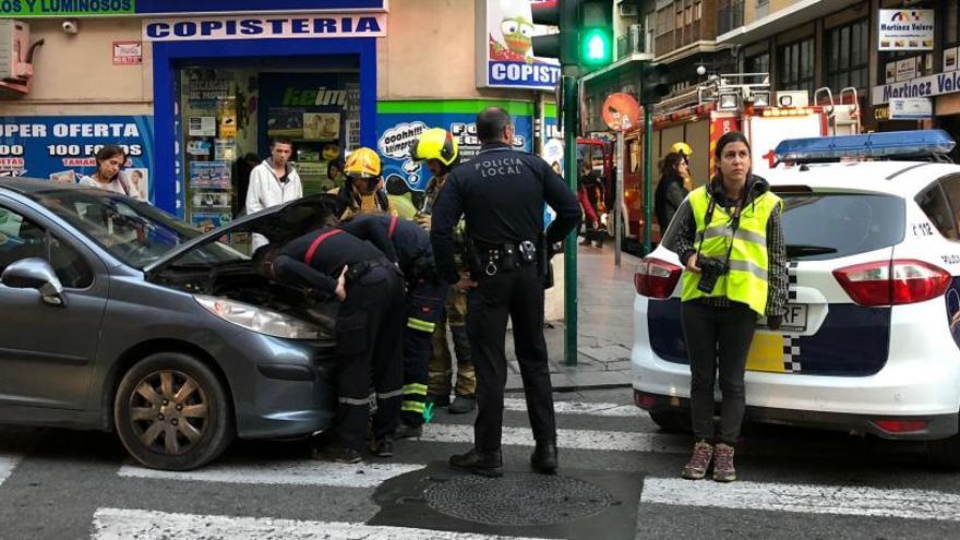 Un instante de la intervención de los bomberos