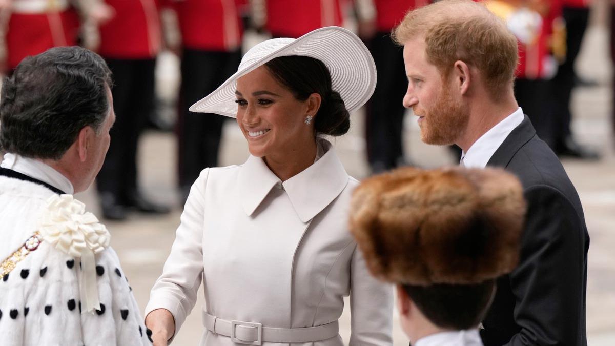 El príncipe Harry y Meghan Markle reaparecen en la corte británica para la misa en honor de la reina Isabel II