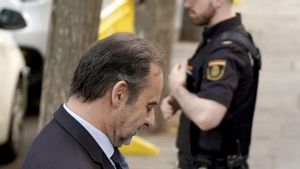 Una empleada del PSOE va mentir sobre els diners en sobres que cobrava Ábalos