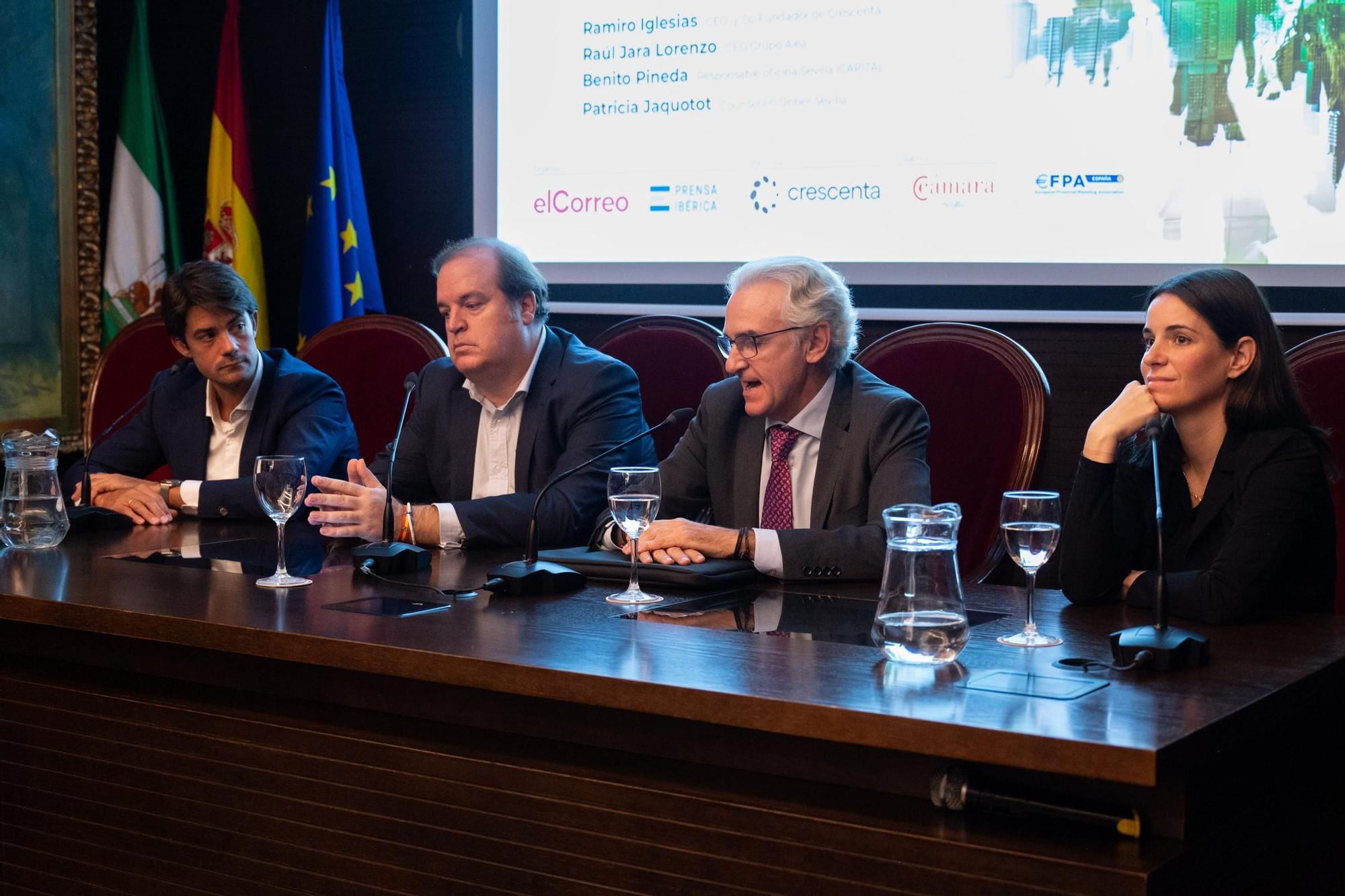 De izquierda a derecha, Ramiro Iglesia, CEO y co-fundador de Crescenta, Benito Pineda, responsable de oficina Sevilla ICapital, Raúl Jara, CEO Grupo Alea y Patricia Jaquotot, counsel en Ontier Sevilla