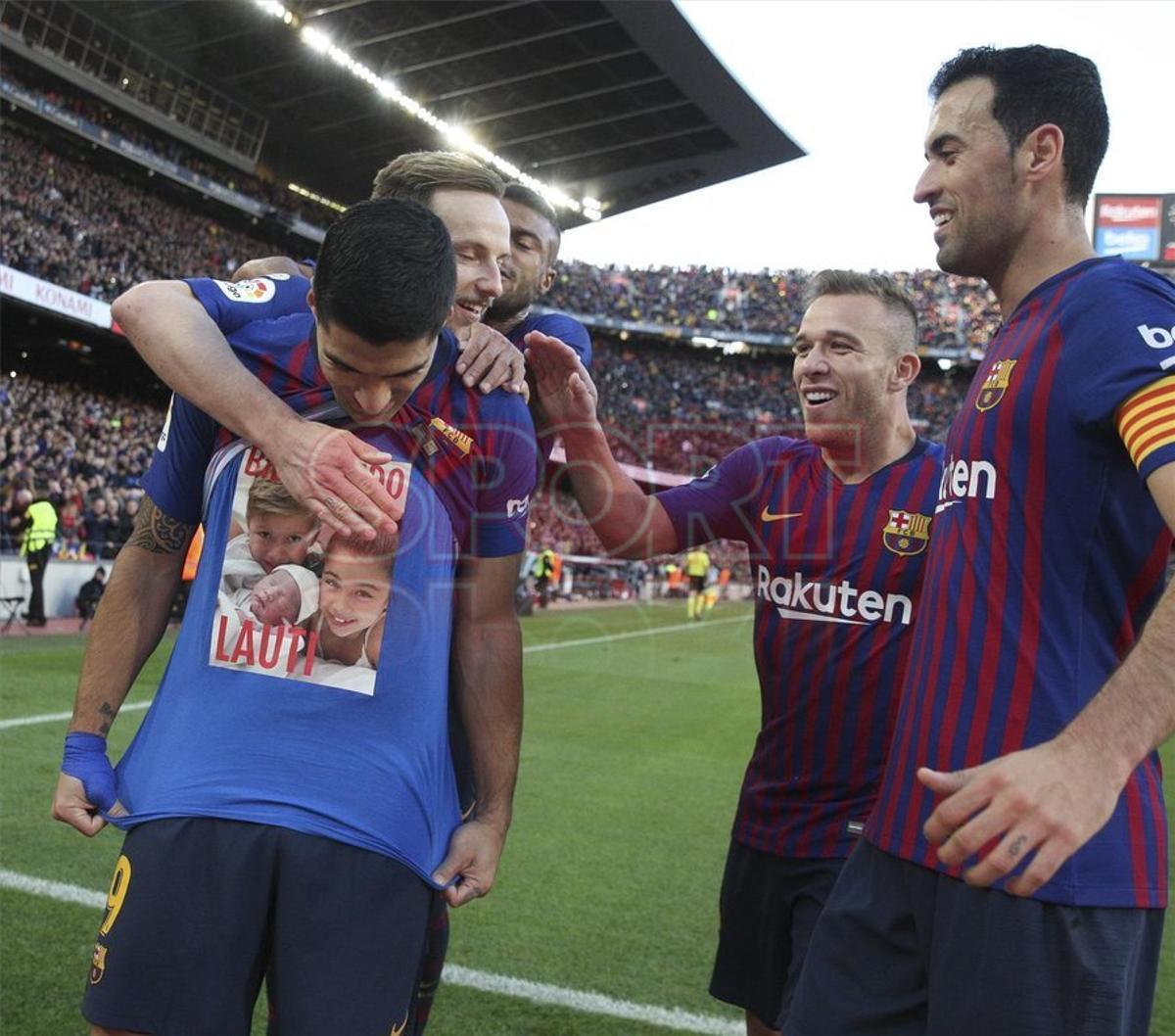 Luis Suárez dedicó el gol a su hijo recién nacido 'Lauti' Luis Suárez dedicó el gol a su hijo recién nacido 'Lauti'