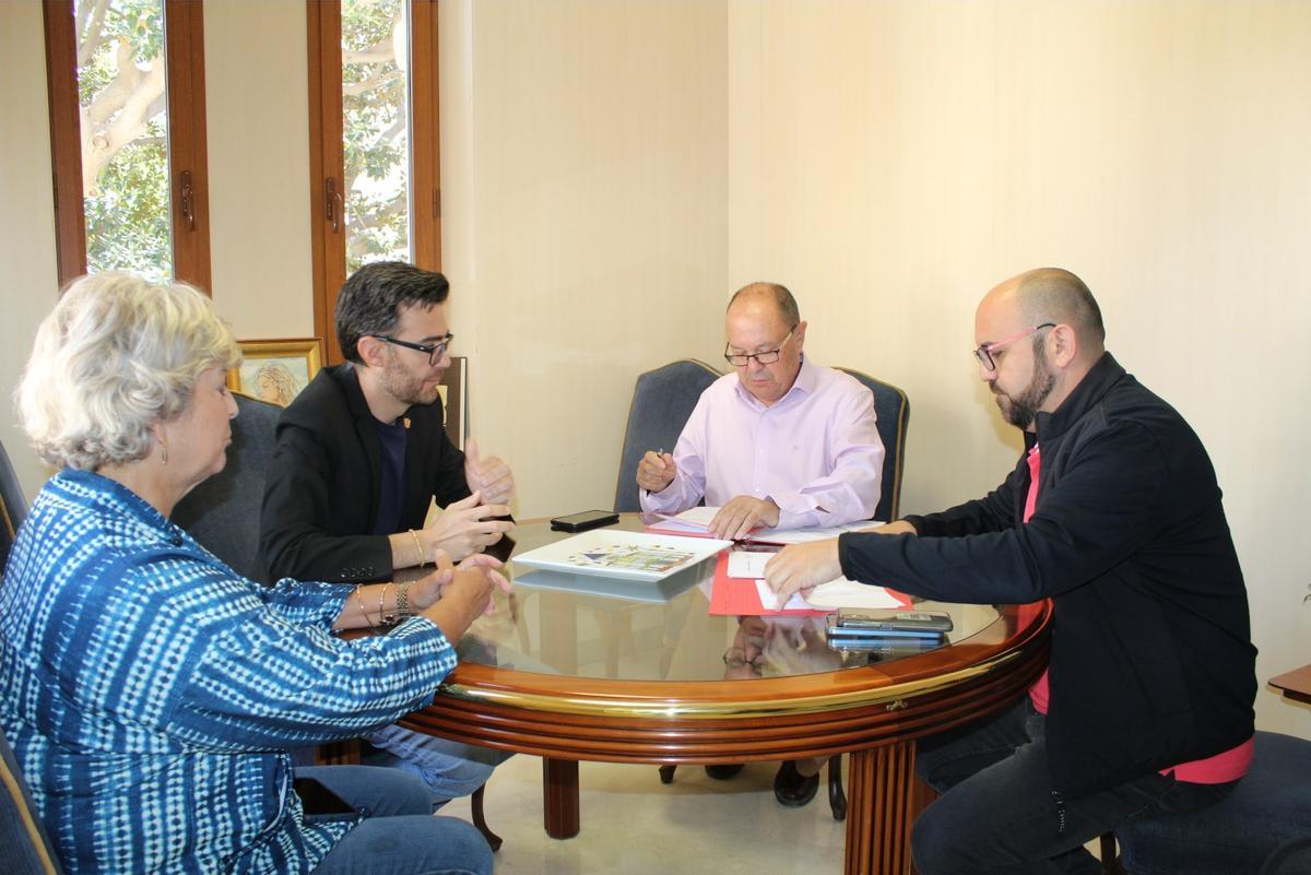La reunión del alcalde Fran Martínez y el concejal Iván Ñíguez con