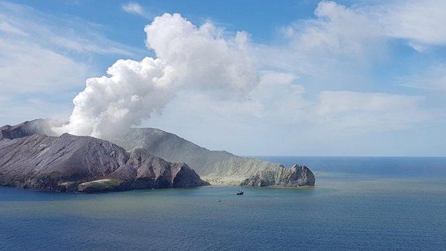 Actividad de volcán Whakaari paraliza recuperación de cuerpos en Nueva Zelanda