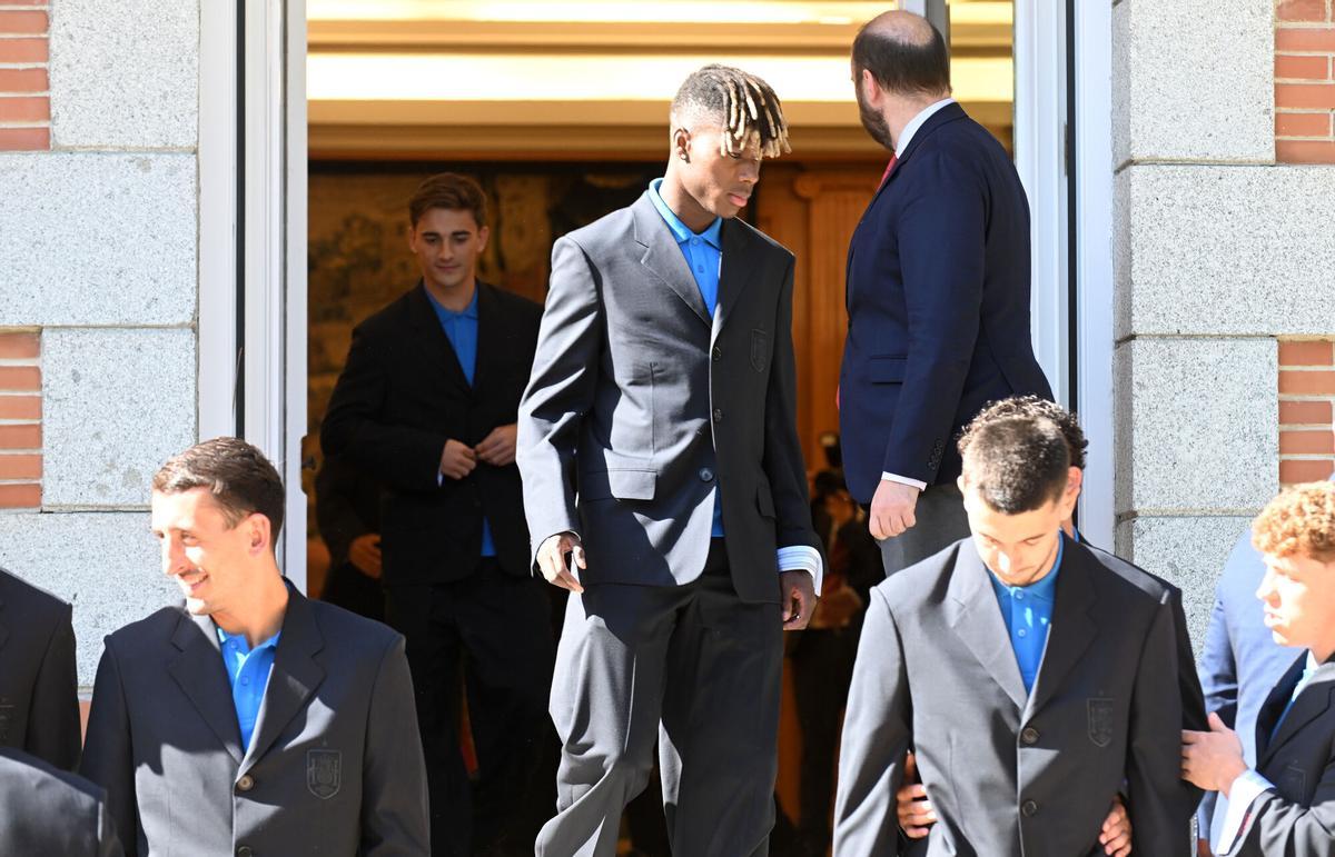 Nico Williams durante la audiencia que ofrece la Familia Real a la Selección Española