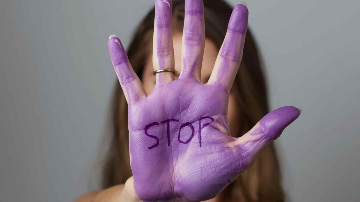 Lazos violetas, minutos en silencio, discursos… y al día siguiente, todo sigue igual.