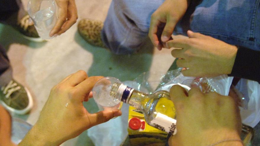 El Gobierno retoma la redacción de una ley antialcohol para menores