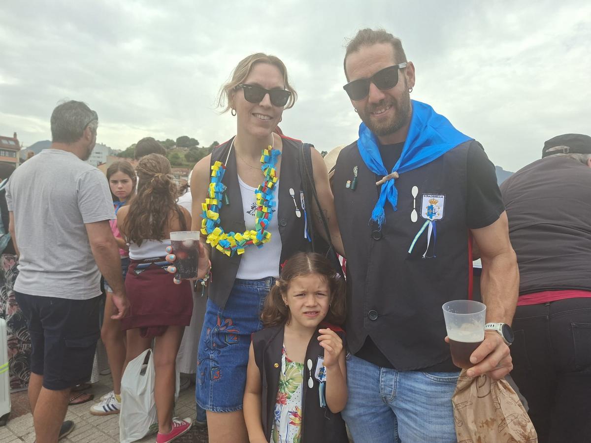 Claudia Roces, Olivia Caro y Alberto Caro