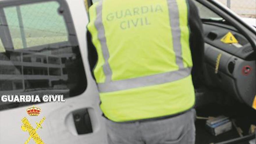 Dos mujeres fuerzan 26 coches desde Torreblanca a Peñíscola