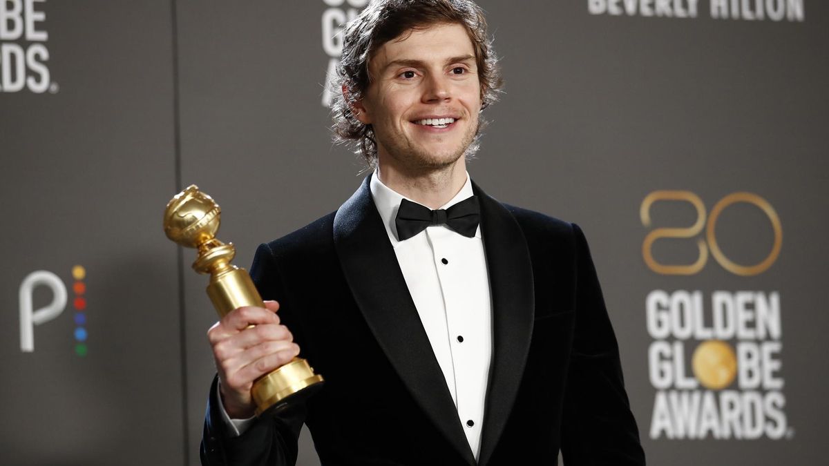 El actor Evan Peters, premiado como Mejor Actor en una Miniserie tras su trabajo en 'Dahmer'.