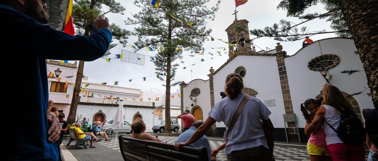 Izada de la bandera de San Lorenzo.