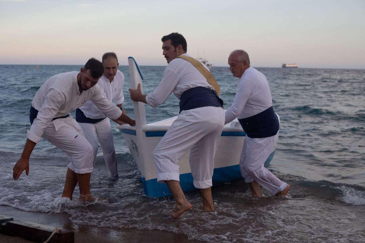 El Portús recrea su origen con el arte marinero de la jábega El Portús recrea su origen con el arte marinero de la jábega