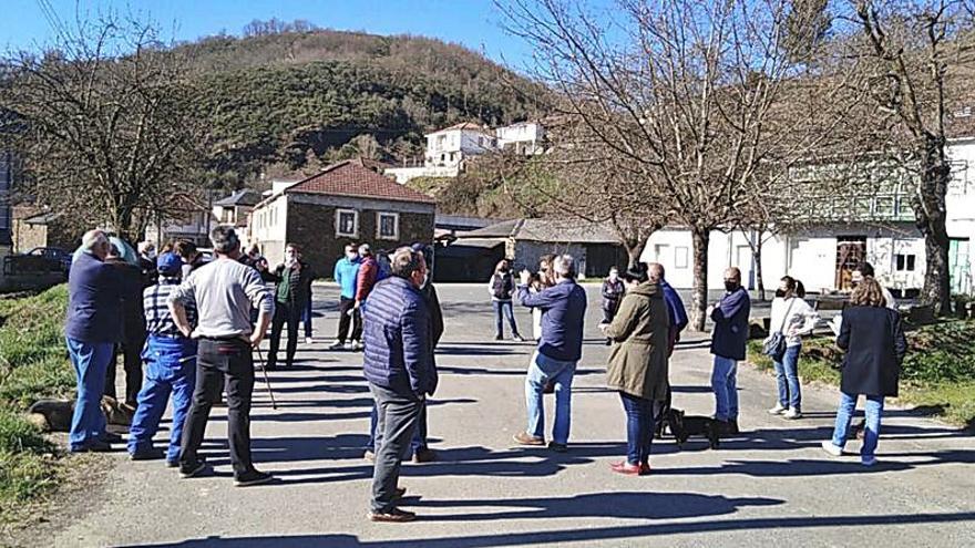 Concentración ayer en A Veiga do Seixo   | // FDV