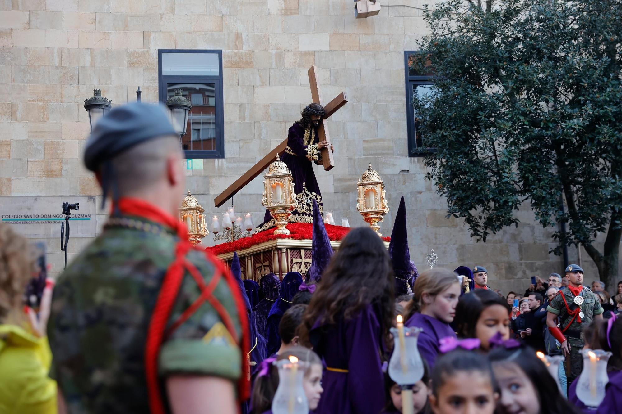 El Señor de Oviedo atrae multitudes: mira las fotos de la procesión del Nazareno