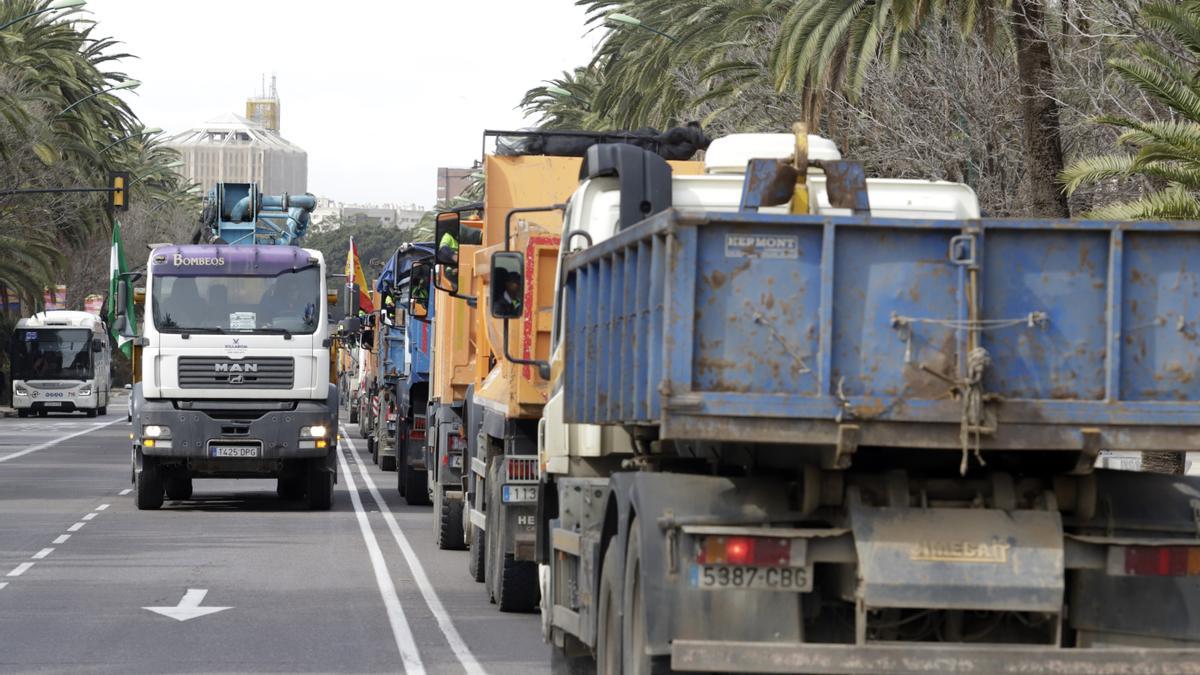 Una de las marcha de camiones que se organizaron en el paro del pasado mes de marzo.