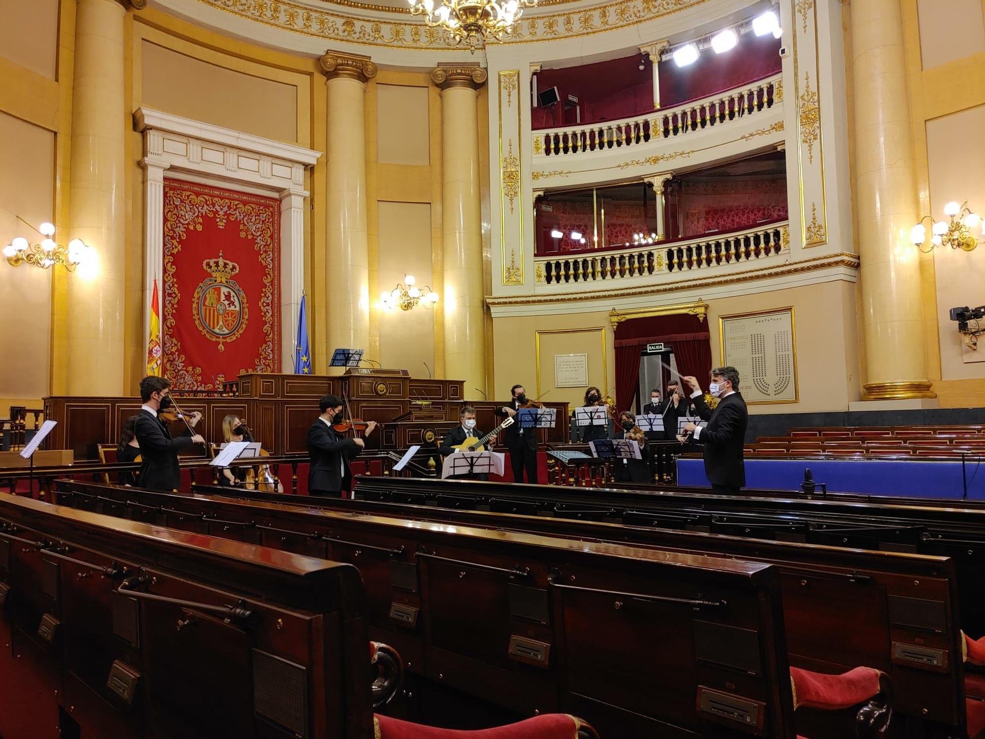 La Camerata Llíria City of Music actúa en el Senado.