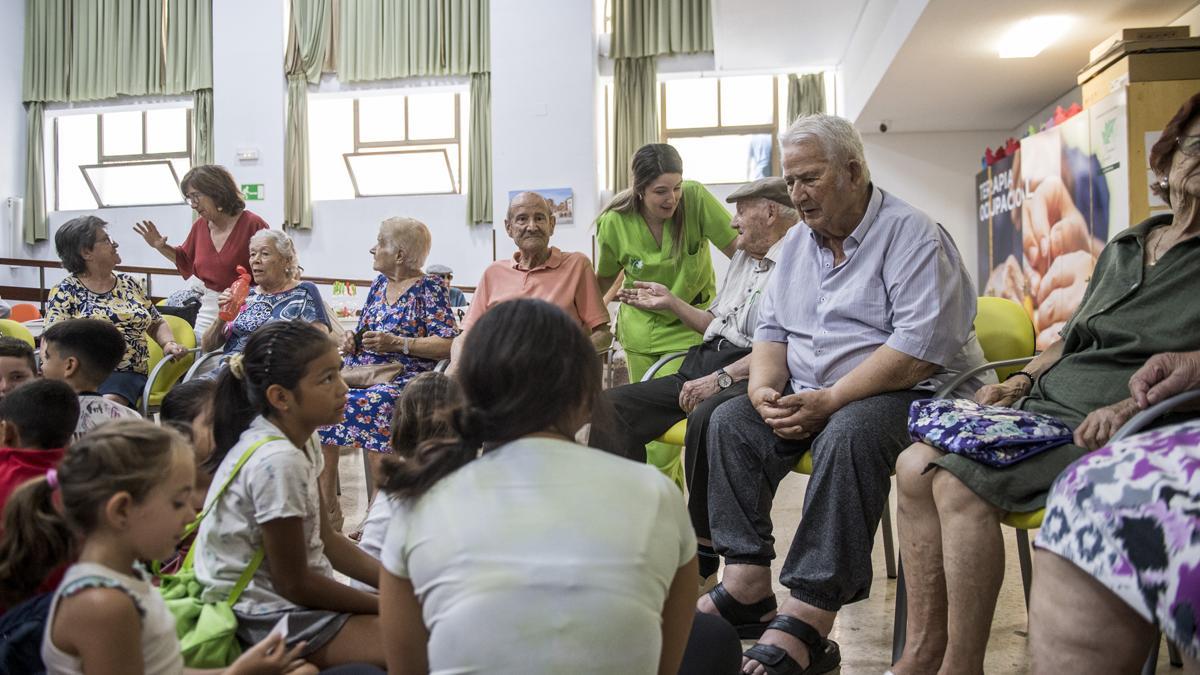 Vídeo | Cáceres celebra el Día de los abuelos