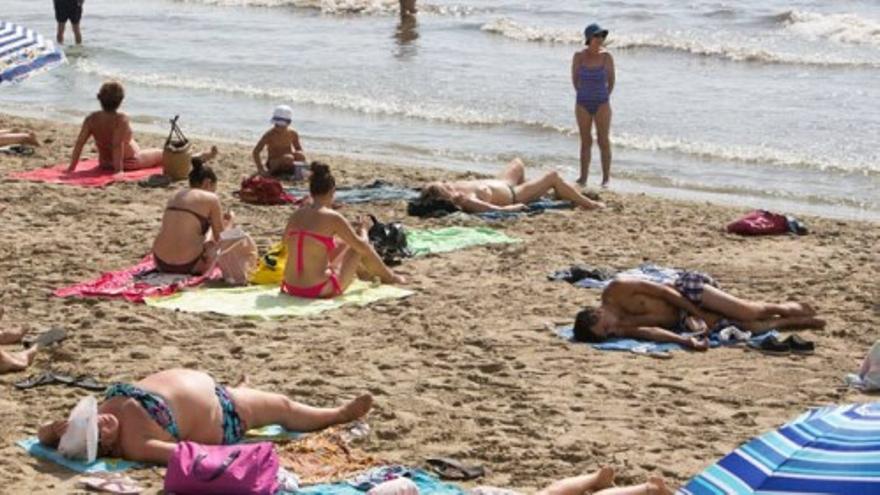 Miles de fotografías "robadas" en las playas están en Internet