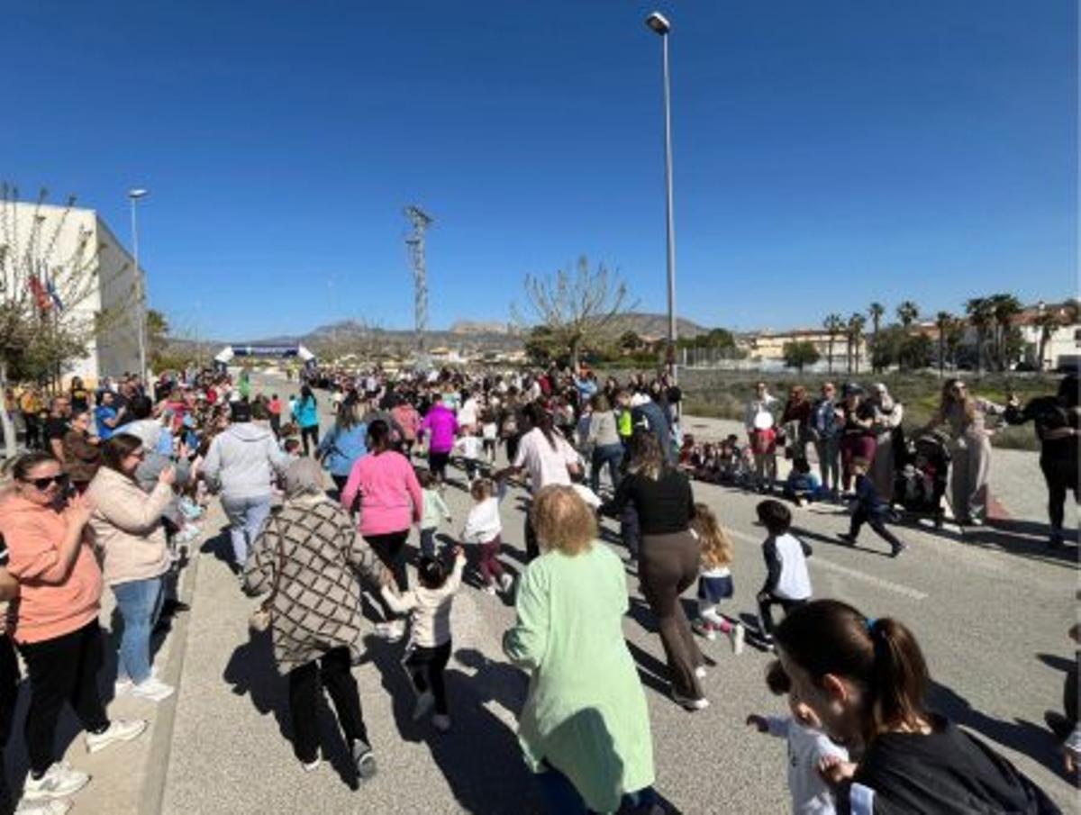 El CE INF-PRI Maestro Sixto López Navarro celebra su III Carrera Solidaria | L.O.