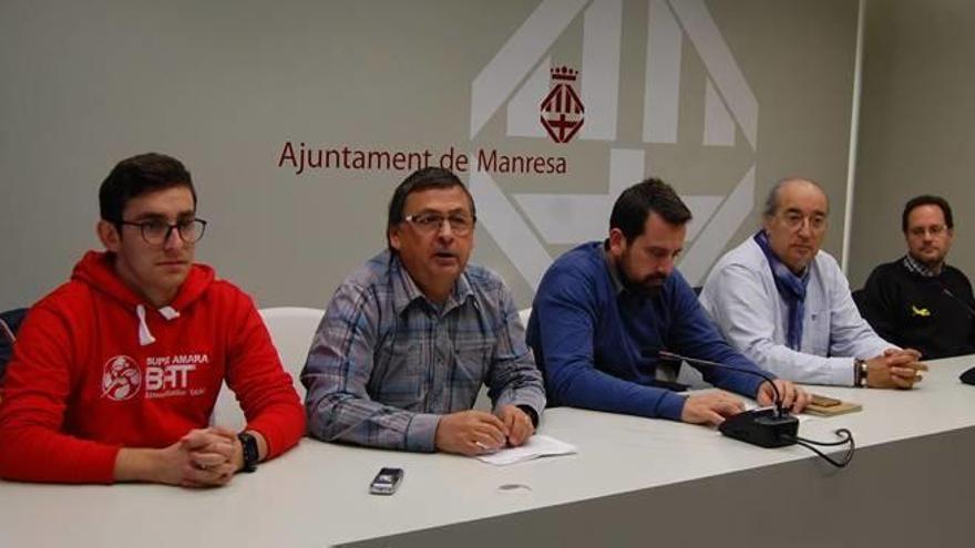 Christian Curopos, Manel Molera, el regidor Jordi Serracanta, Manel Villaplana i Valentí Massana, ahir